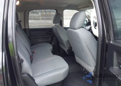 2018 Ram 1500 Express 4X4 5'7 Box z USA, uszkodzony, nr VIN 1C6RR7KTXJS148411